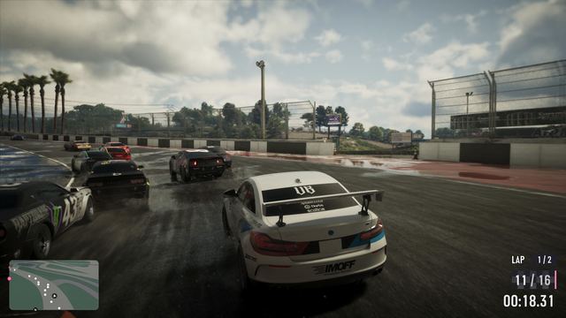 Circuit race, 16 cars. Still from official footage, Rockstar Games